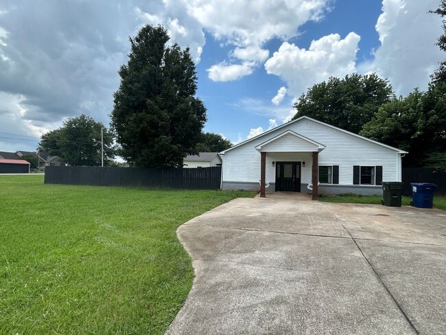 11459 Pulaski Pike in Toney, AL - Building Photo - Building Photo