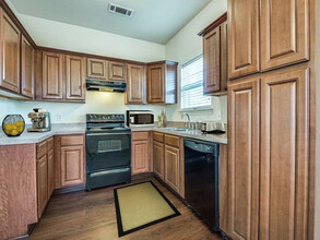 830 Parkplace Rdg in Princeton, TX - Foto de edificio - Building Photo
