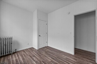 268 Leslie St, Unit 270 in Newark, NJ - Building Photo - Building Photo