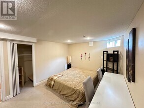 27 Kiwi Crescent in Richmond Hill, ON - Building Photo - Building Photo