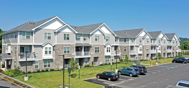 Hawthorne Square in Hawthorne, NJ - Foto de edificio - Building Photo