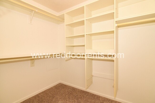 12854 S Fleetwood Dr in Carmel, IN - Building Photo - Building Photo