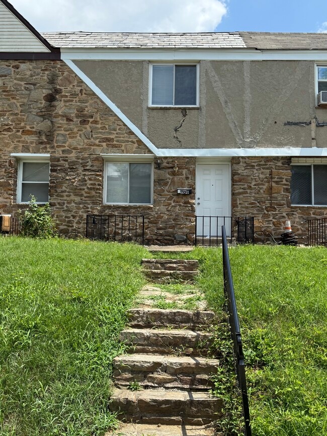 property at 4909 Chalgrove Ave