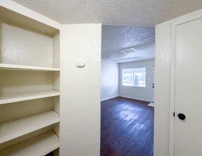 4415 N Clark St, Unit Clark #11 in Fresno, CA - Foto de edificio - Building Photo