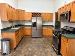 16649 Oak Park Ave in Tinley Park, IL - Building Photo - Building Photo