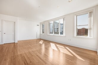 116-128-128 Rantoul St in Beverly, MA - Foto de edificio - Building Photo