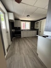 412 Wayne Ave in Ellwood City, PA - Building Photo - Building Photo