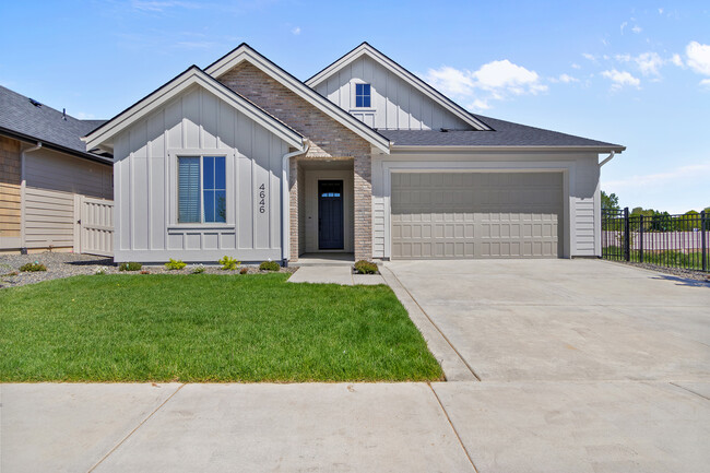 4646 S Selatir Way in Meridian, ID - Building Photo - Building Photo