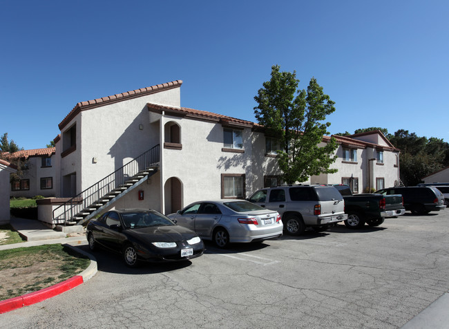 Longhorn Pavilion in Palmdale, CA - Building Photo - Building Photo