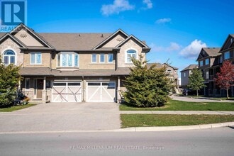 235 Bellagio Ave in Hamilton, ON - Building Photo - Building Photo