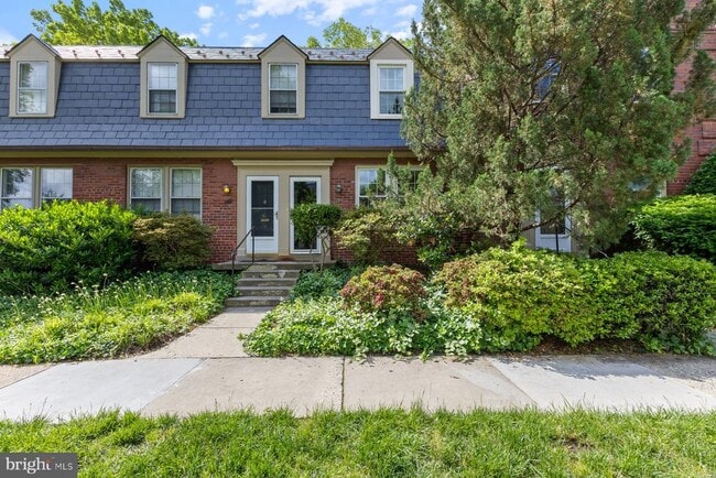 property at 1200 S Barton St
