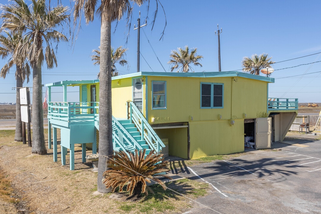 Surfside in Surfside Beach, TX - Foto de edificio