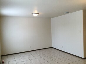 3110 Potomac Loop-Unit -3 in Laredo, TX - Building Photo - Building Photo