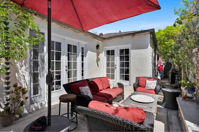 326 Arcadia Ave in Long Beach, CA - Building Photo - Building Photo