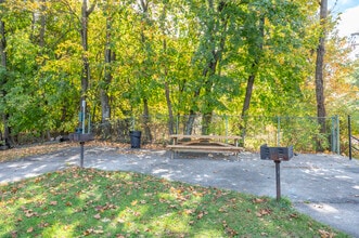 Vassar Garden Apartments in Poughkeepsie, NY - Foto de edificio - Building Photo