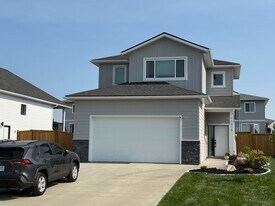 11515-1102A 102A St in Fort St John, BC - Building Photo