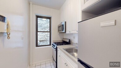124 E 24th St in New York, NY - Building Photo - Building Photo
