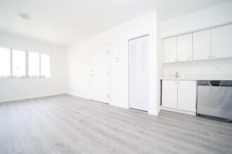 810 7th St, Unit 104 in Miami Beach, FL - Building Photo - Building Photo