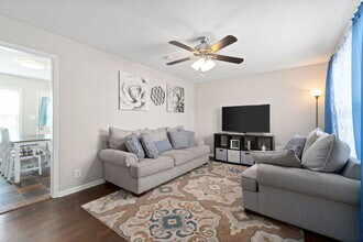 524 Gainey Dr in Oak Grove, KY - Building Photo - Building Photo