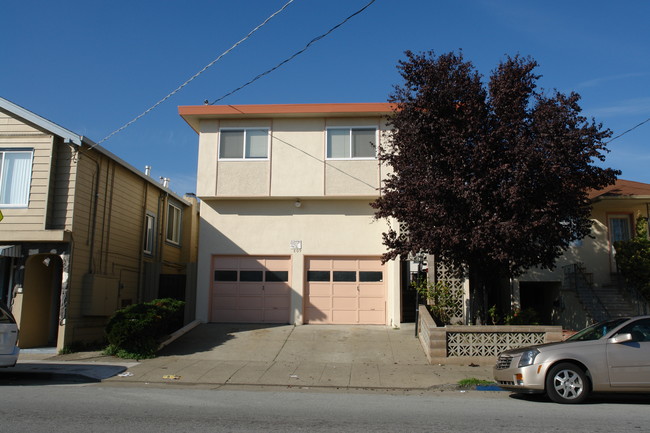 811 Linden Ave in South San Francisco, CA - Foto de edificio - Building Photo