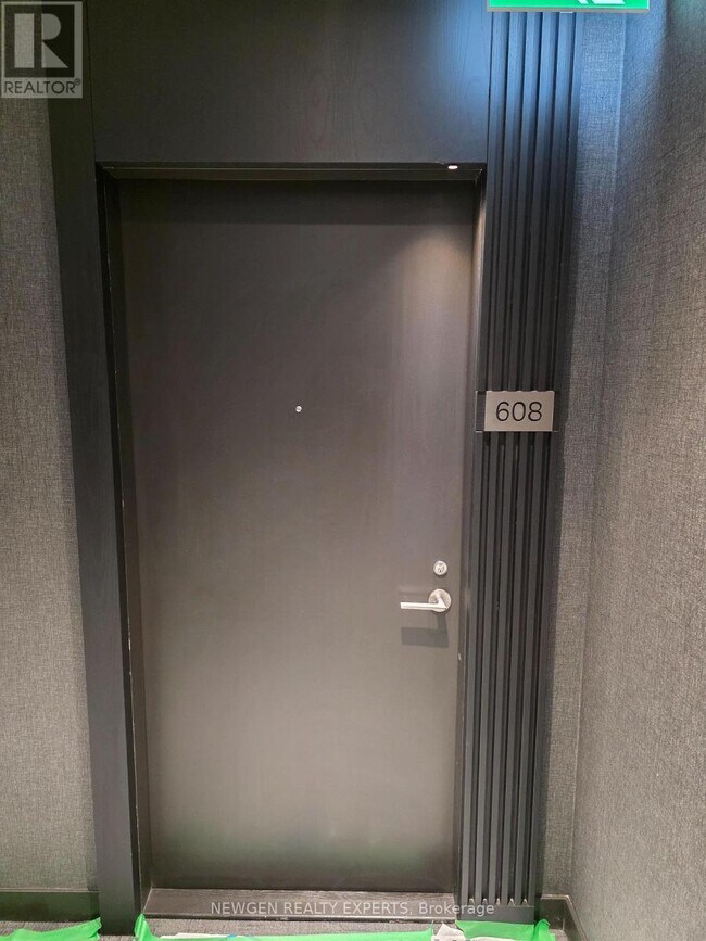 120 Broadway Ave in Toronto, ON - Building Photo - Building Photo