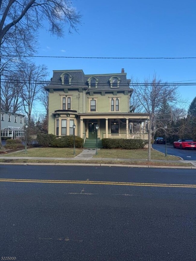 355 W Milton Ave in Rahway, NJ - Foto de edificio - Building Photo