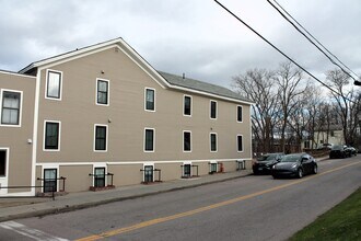 10 Barrett St, Unit D in Burlington, VT - Foto de edificio - Building Photo