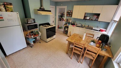 11 Saint Paul St, Unit 1 in Cambridge, MA - Building Photo - Building Photo