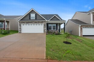 1615 Brookcroft Dr in Boiling Springs, SC - Building Photo