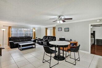 12215 Royal Palm Blvd in Coral Springs, FL - Building Photo - Building Photo