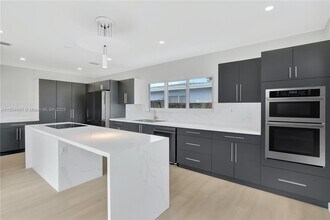 1720 SW 23rd Ave in Fort Lauderdale, FL - Building Photo - Building Photo