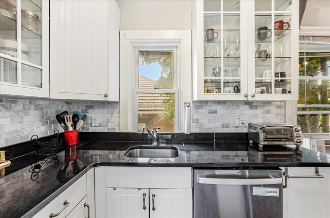 1619 Massachusetts Ave in Cambridge, MA - Building Photo - Building Photo