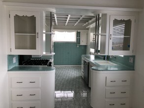 202 Vía Mesa Grande in Redondo Beach, CA - Building Photo - Building Photo