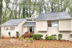 5001 Post Rd Pass in Stone Mountain, GA - Building Photo