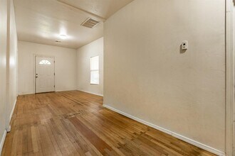 1704 NW 33rd St in Oklahoma City, OK - Building Photo - Building Photo