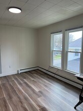 11 Rickard St, Unit 2 in Cortland, NY - Foto de edificio - Building Photo