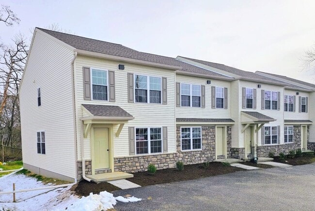 950 N 9th St in Lebanon, PA - Foto de edificio - Building Photo