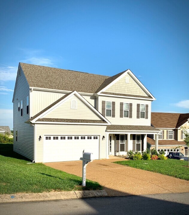 7007 Cannonade Ct in Spring Hill, TN - Building Photo