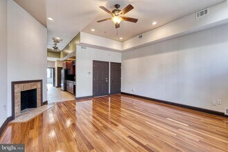 1230 N Calvert St in Baltimore, MD - Building Photo - Building Photo