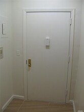 21-07 38th St-Unit -1R in Queens, NY - Building Photo - Building Photo