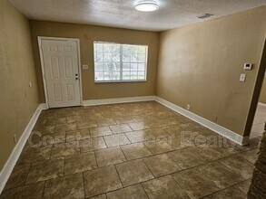 2221 E Annie St in Tampa, FL - Building Photo - Building Photo