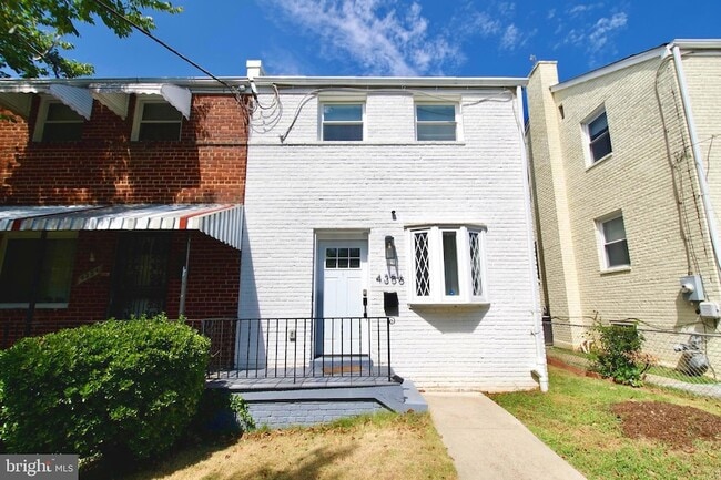 property at 4356 D St SE