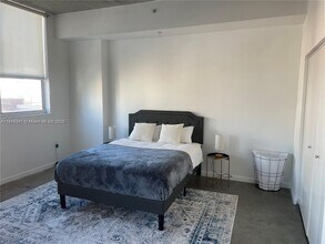 133 NE 2nd St in Miami, FL - Building Photo - Building Photo