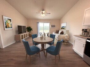 Alexander Estates in Merrill, WI - Foto de edificio - Interior Photo