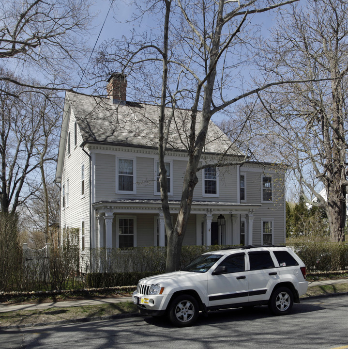 168 Main St in Sag Harbor, NY - Foto de edificio