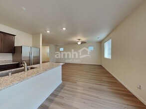 1307 W 15th Ave in La Center, WA - Building Photo - Building Photo
