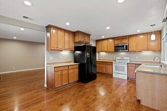 2695 Lyon Cir in Concord, CA - Building Photo - Building Photo