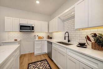 2404 Westover Blvd in Des Moines, IA - Building Photo - Building Photo