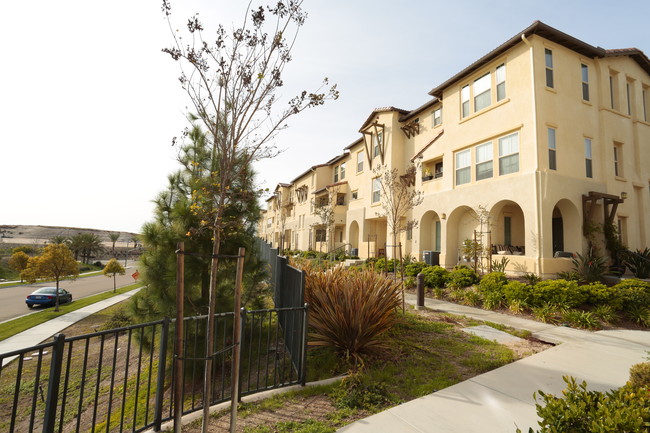 The Landings II in Chula Vista, CA - Foto de edificio - Building Photo