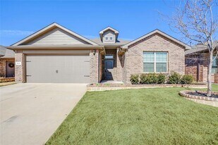 825 Walls Blvd in Crowley, TX - Building Photo